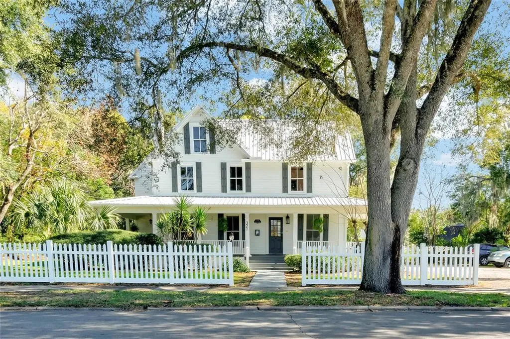 319 N Clara Avenue Deland FL 32720