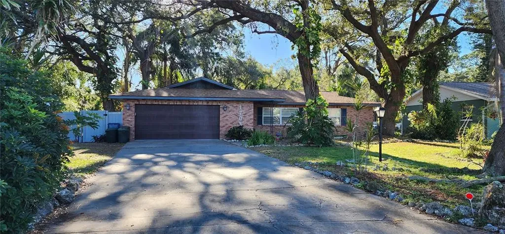 1708 52nd Avenue W Bradenton FL 34207