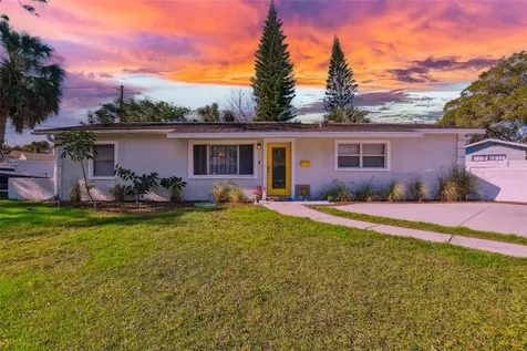 3628 Iris Street N St Petersburg FL 33704