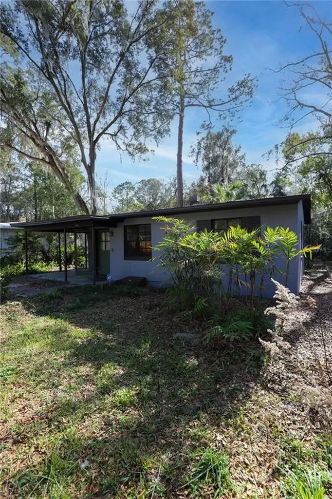 841 NE 7th Place Gainesville FL 32601