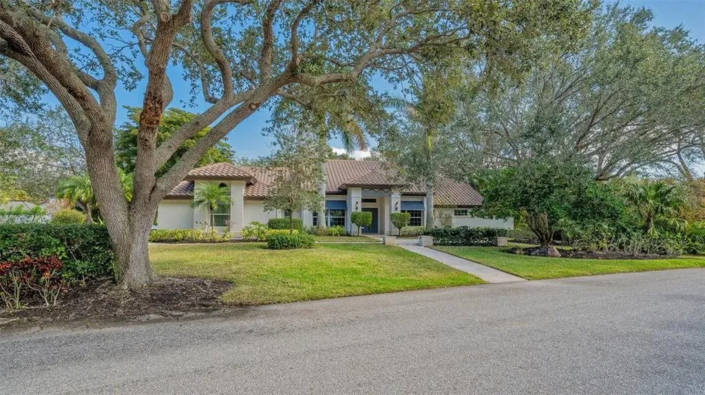 5155 Kestral Park Lane Sarasota FL 34231