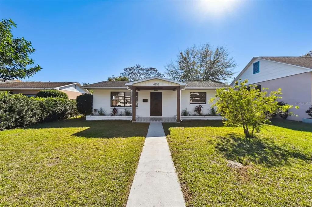 4252 11th Avenue N St Petersburg FL 33713