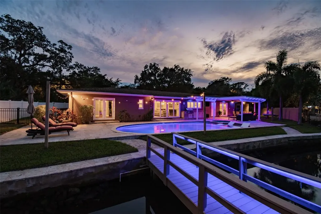 4800 Sunrise Drive S St Petersburg FL 33705