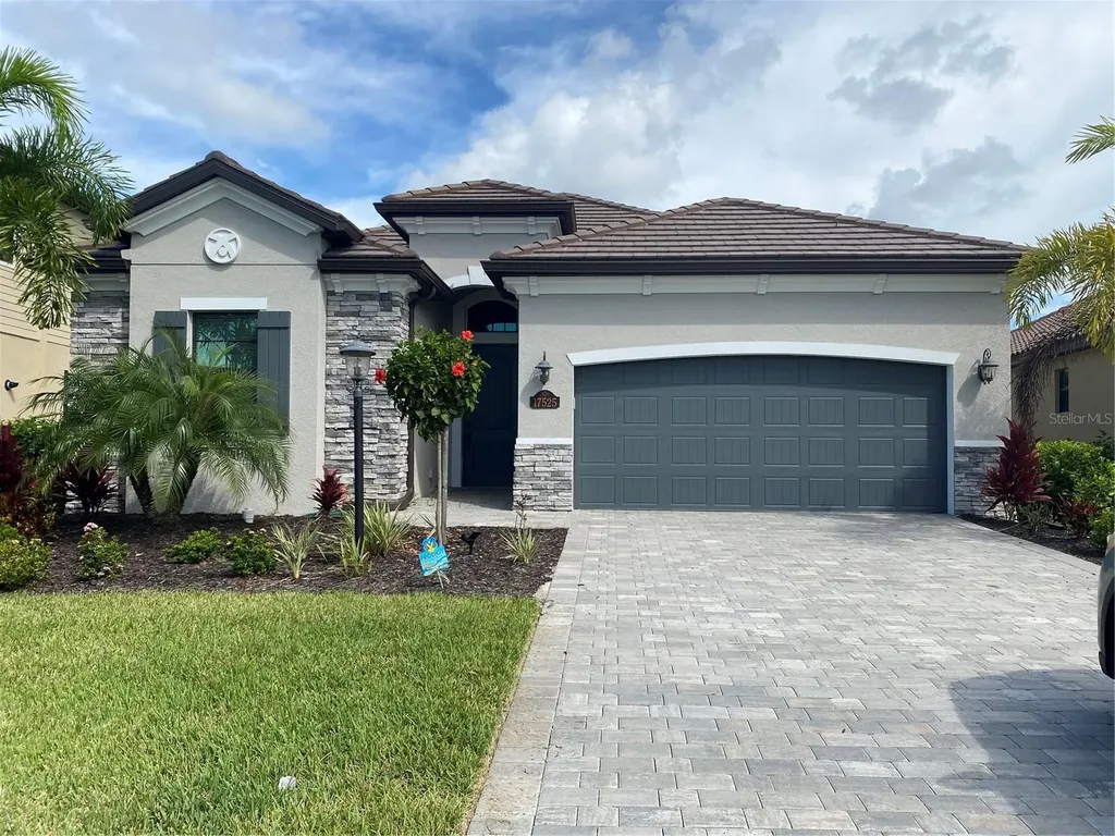 17525 Hickok Belt Loop Bradenton FL 34211