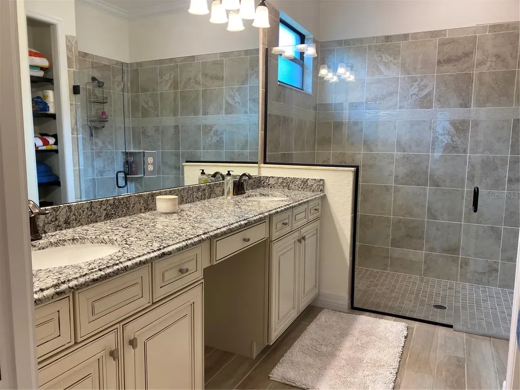 17525 Hickok Belt Loop Bradenton FL 34211