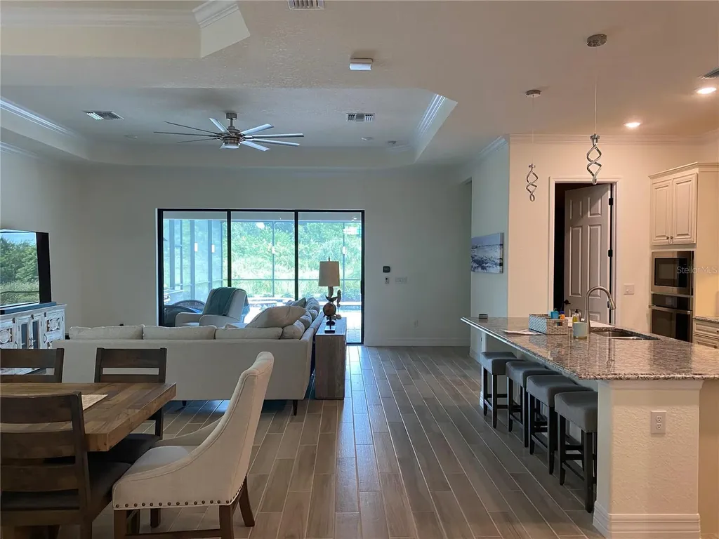 17525 Hickok Belt Loop Bradenton FL 34211