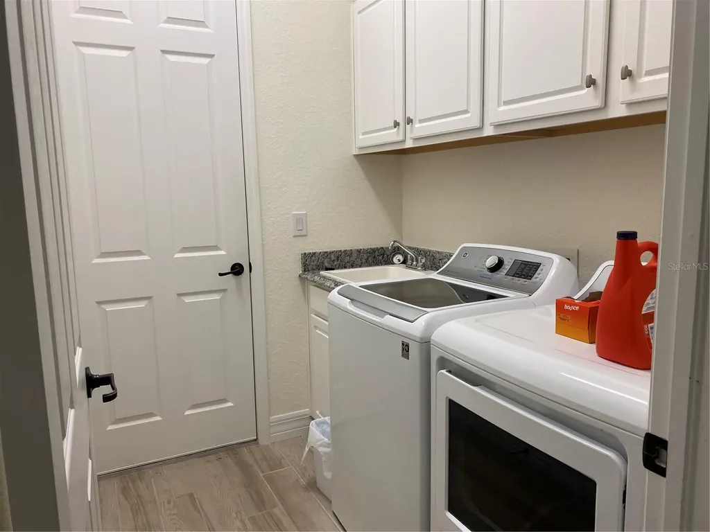 17525 Hickok Belt Loop Bradenton FL 34211