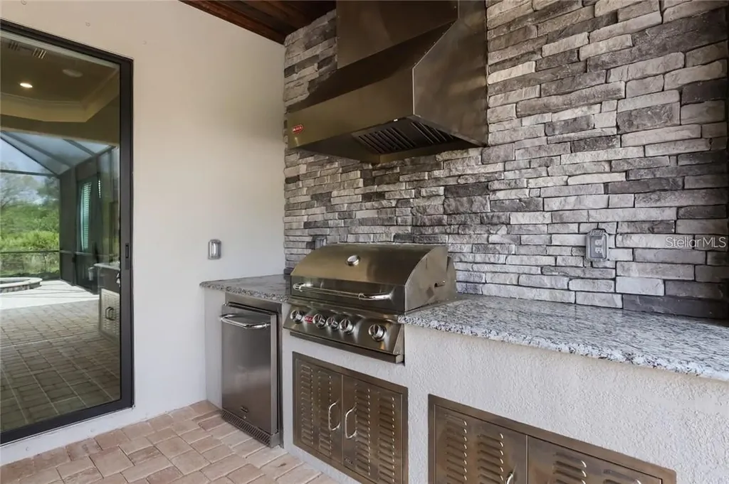 17525 Hickok Belt Loop Bradenton FL 34211