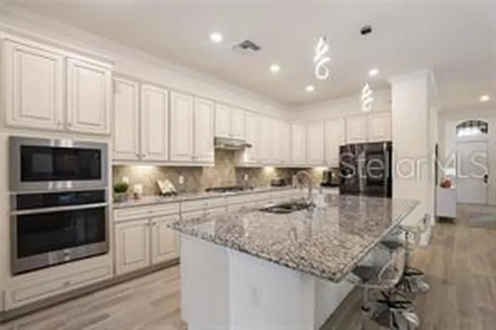 17525 Hickok Belt Loop Bradenton FL 34211