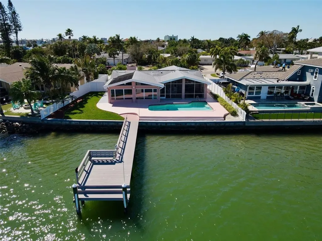 6984 S Shore Drive S South Pasadena FL 33707