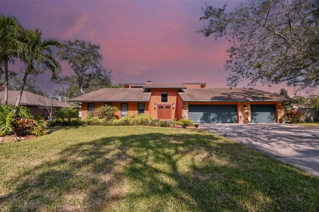 7704 17th Avenue W Bradenton FL 34209