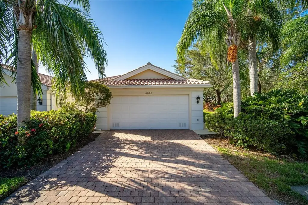 8825 Etera Drive Sarasota FL 34238