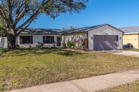 6550 Briar Ridge Court N Pinellas Park FL 33782