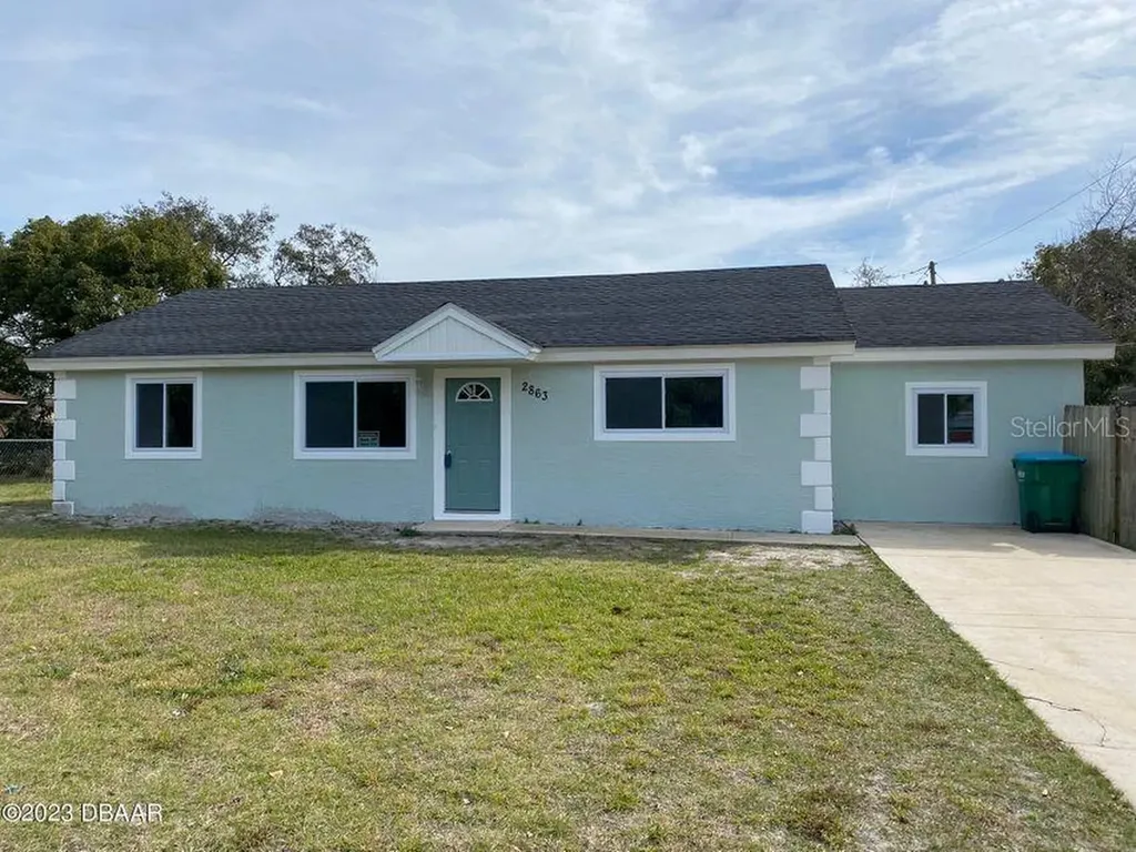2863 Grayton Street Deltona FL 32738