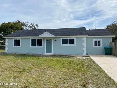 2863 Grayton Street Deltona FL 32738