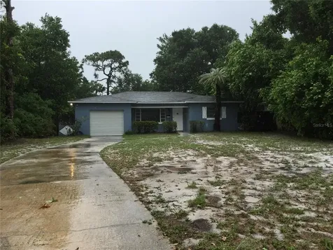 1047 Alhambra Way S St Petersburg FL 33705