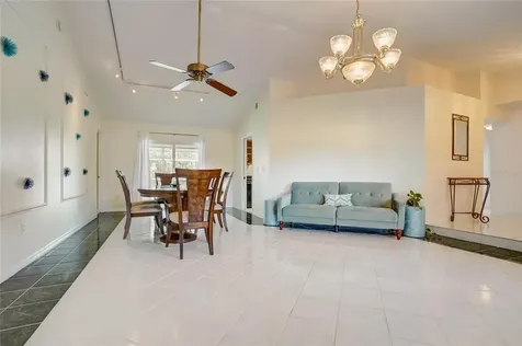 2438 Bancroft Boulevard Orlando FL 32833