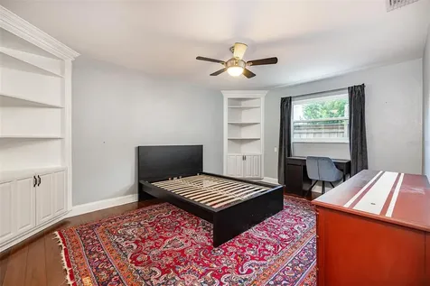 874 Serpentine Drive S St Petersburg FL 33705