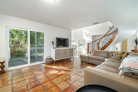 874 Serpentine Drive S St Petersburg FL 33705