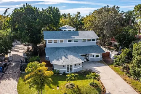 874 Serpentine Drive S St Petersburg FL 33705