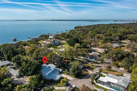 874 Serpentine Drive S St Petersburg FL 33705