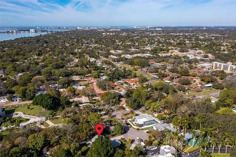 874 Serpentine Drive S St Petersburg FL 33705