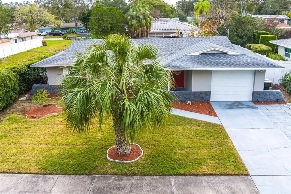 1079 7th Avenue NE Largo FL 33770