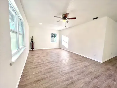 379 W New Hampshire Avenue Deland FL 32720