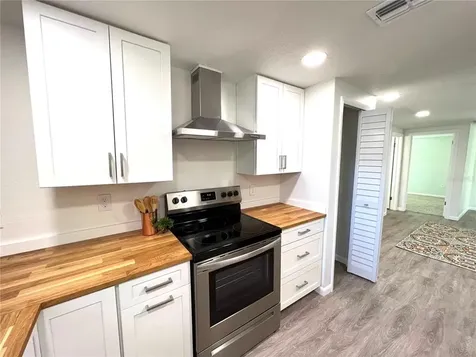 379 W New Hampshire Avenue Deland FL 32720