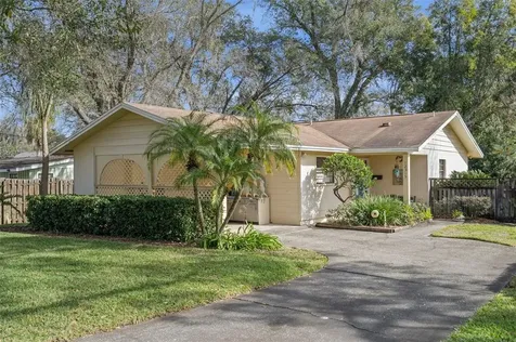 12315 N Oakleaf Avenue Tampa FL 33612