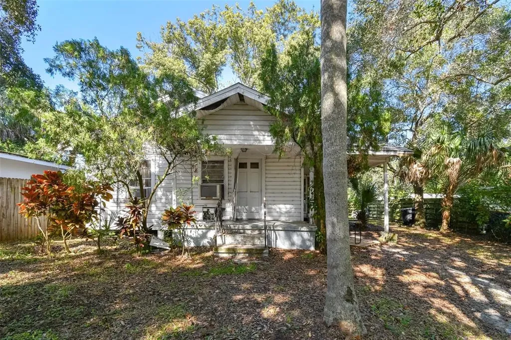 1276 Sedeeva Circle N Clearwater FL 33755