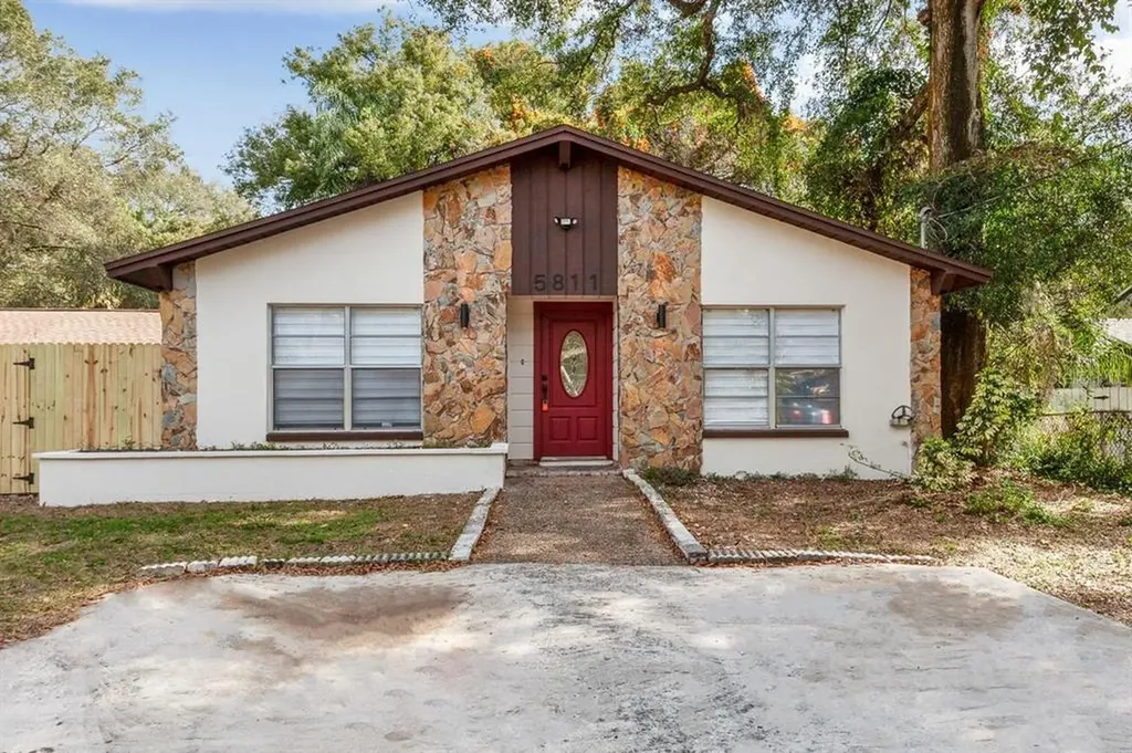 5811 Mabel Street Tampa FL 33610