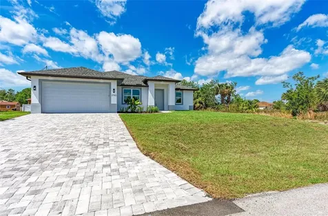 2743 Hopwood Road North Port FL 34287