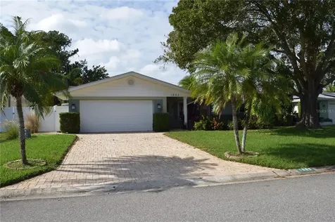 1892 60th Street N St Petersburg FL 33710