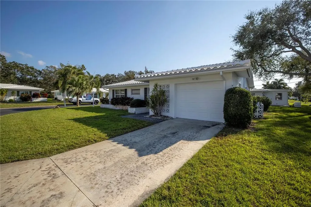 14230 93rd Avenue Seminole FL 33776