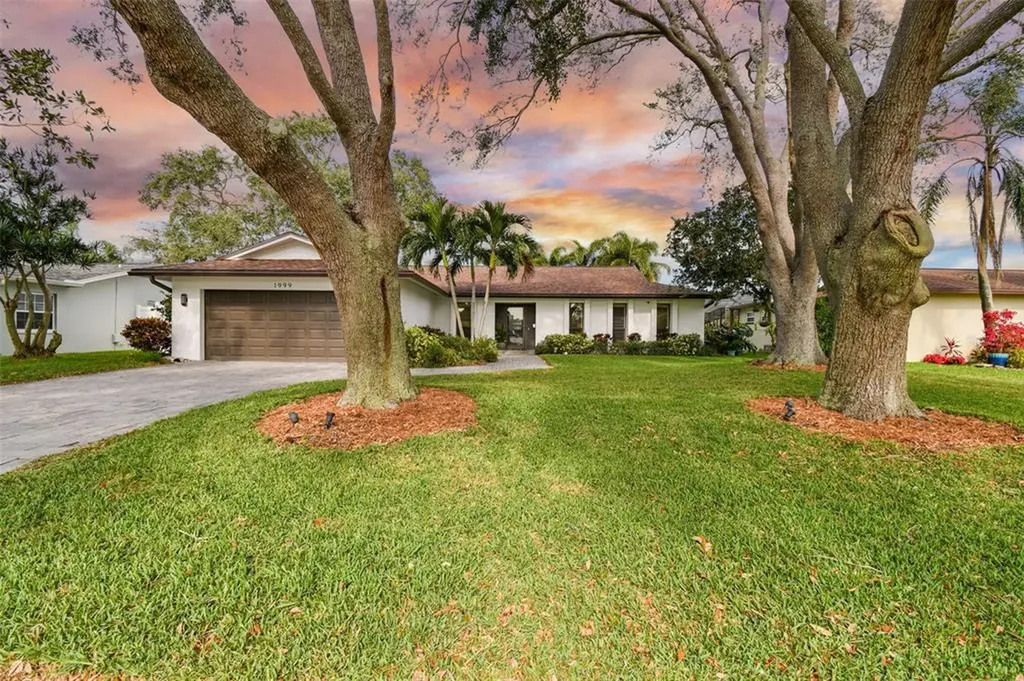 1999 Tanglewood Drive NE St Petersburg FL 33702