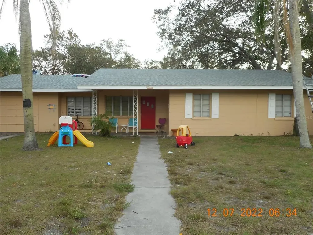2148 Wisteria Street Sarasota FL 34239