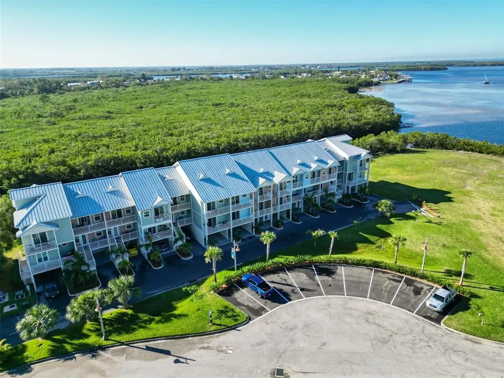 3266 Mangrove Point Drive Ruskin FL 33570