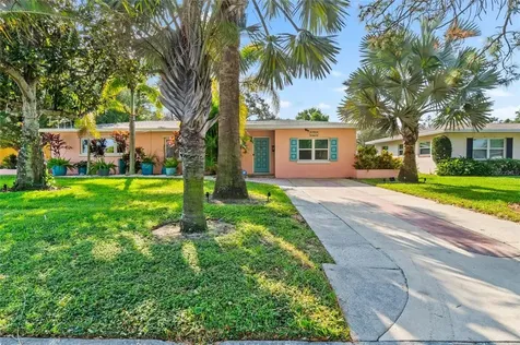 4562 14th Avenue N St Petersburg FL 33713