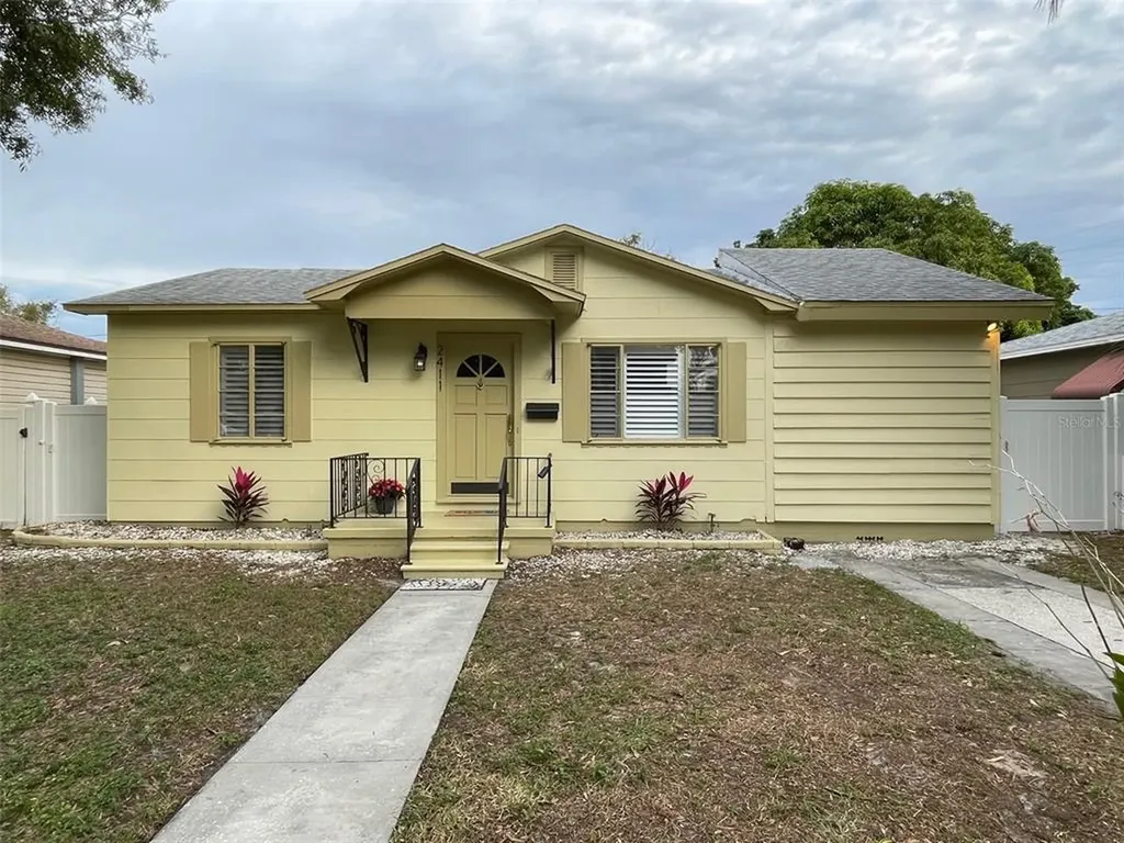 2411 15th Avenue N St Petersburg FL 33713