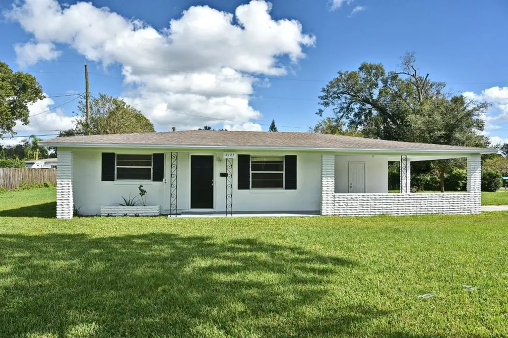 4225 Edgewater Drive Orlando FL 32804