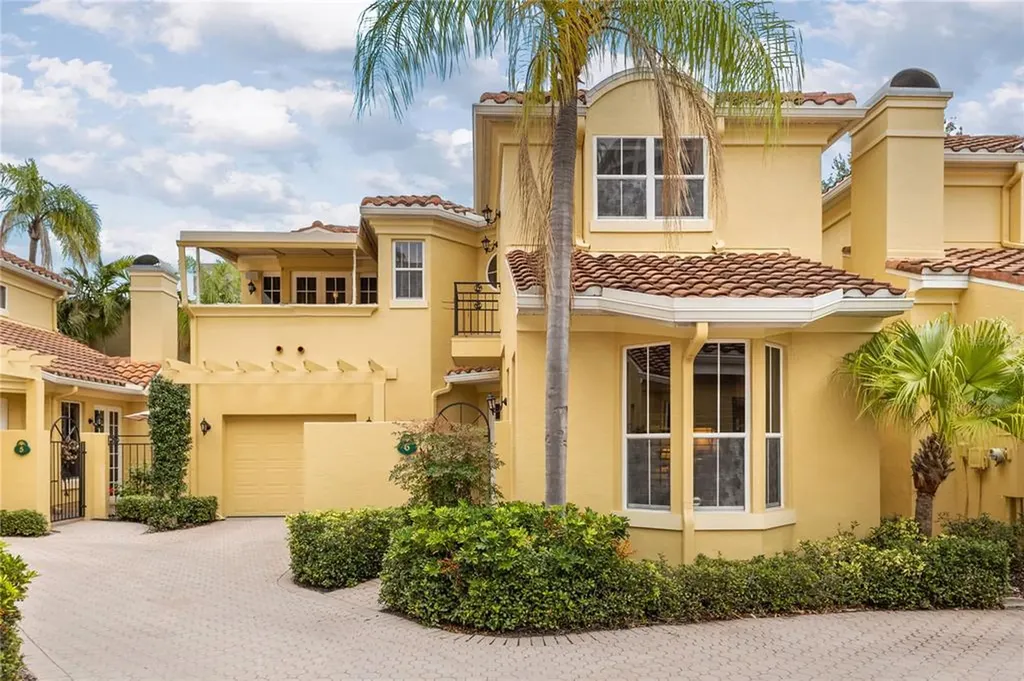 523 S Palm Avenue Sarasota FL 34236
