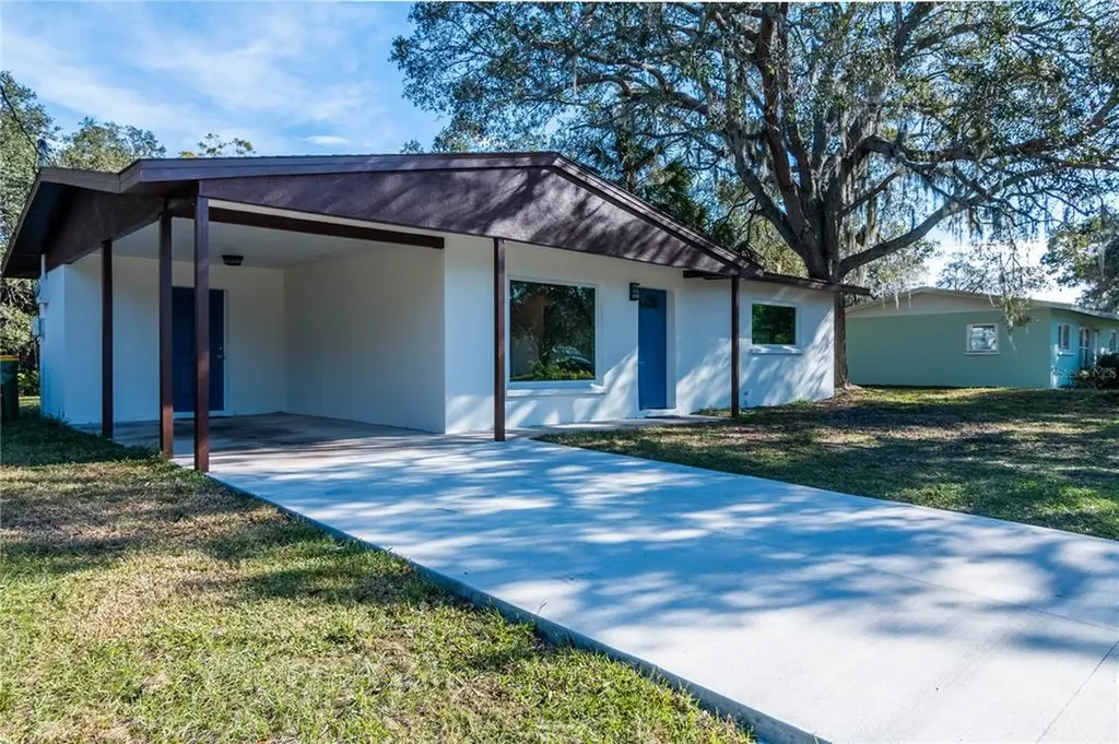 261 Midwest Parkway Sarasota FL 34232