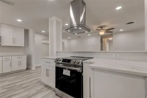 6873 20th Street N St Petersburg FL 33702