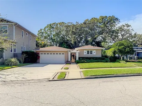 217 Bandera Way NE St Petersburg FL 33704