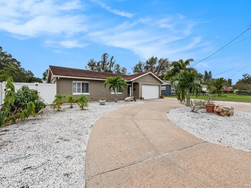 590 55th Avenue NE St Petersburg FL 33703