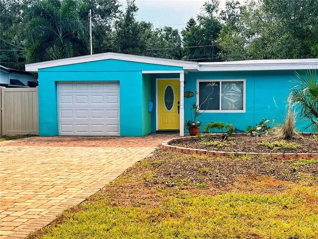 8068 Country Club Road N St Petersburg FL 33710