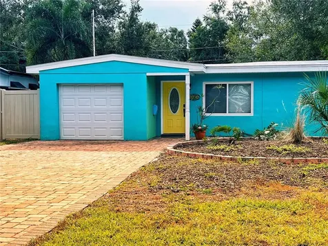 8068 Country Club Road N St Petersburg FL 33710