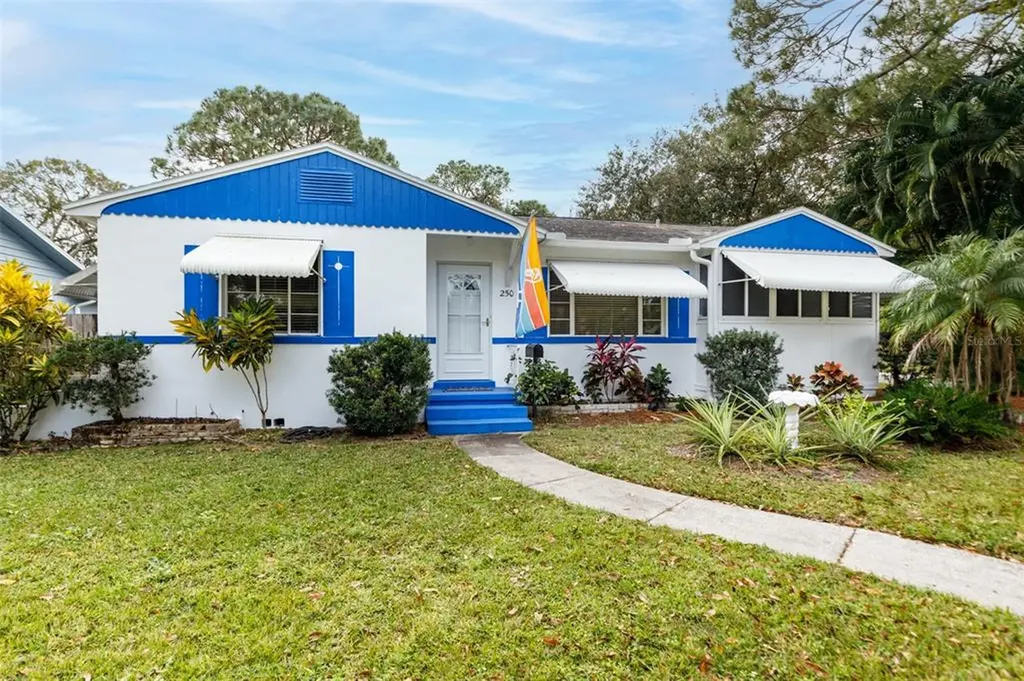 250 33rd Avenue N St Petersburg FL 33704