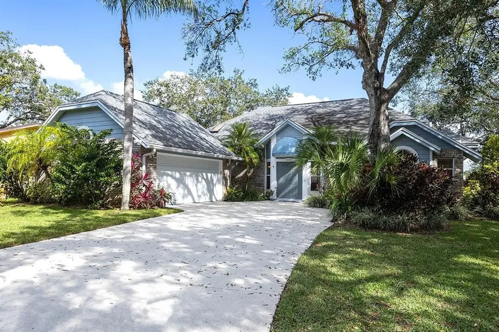 8305 Cypress Lake Drive Sarasota FL 34243